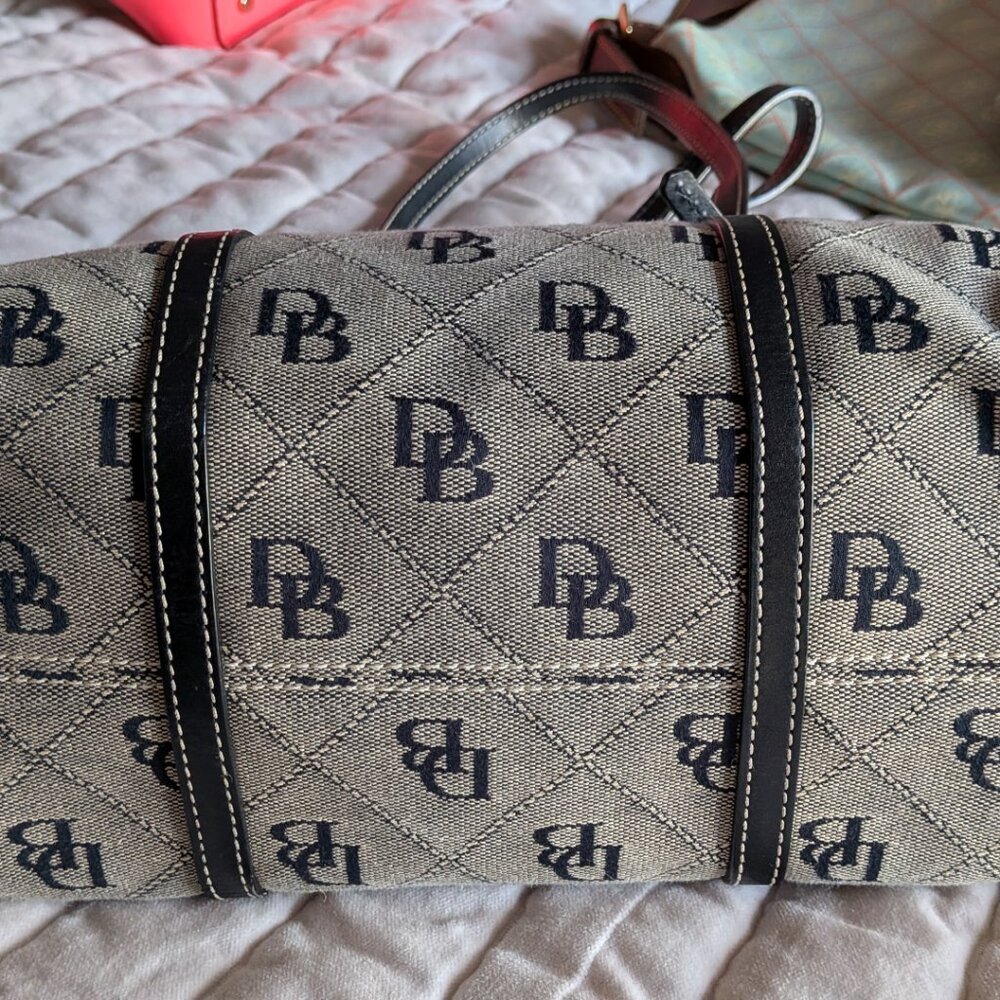 Dooney & Bourke Signature Canvas Barrel Bag Satchel Black/Grey - Picture 3 of 8
